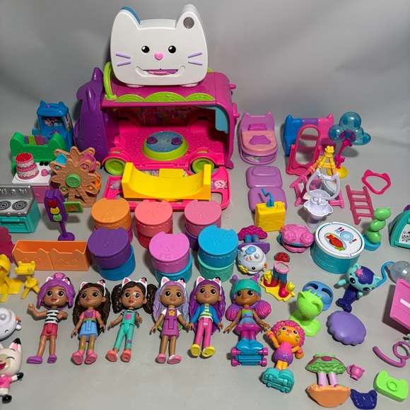 Gabby’s Dollhouse 81 Piece Lot Figures Accessories Playset Toys